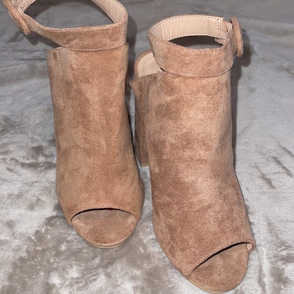 Beige Chunky Heels - Picture 2 of 4